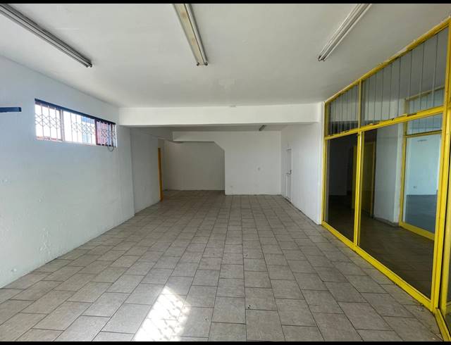 60M² RETAIL TO LET IN STARWOOD